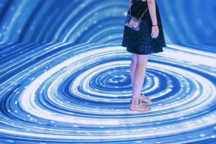 室內(nèi)LED地磚屏